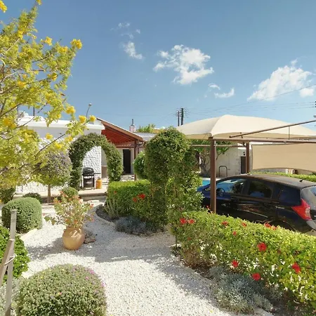Mulberry A Private Relaxing Retreat. Σπίτι διακοπών Τρεμιθούσα