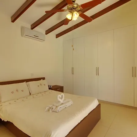 Mulberry A Private Relaxing Retreat. Holiday home Tremithousa