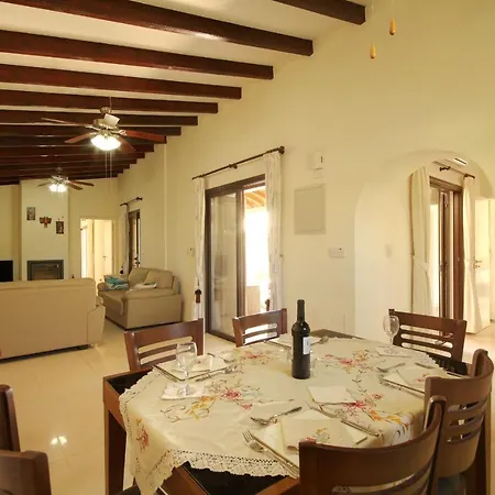 Mulberry A Private Relaxing Retreat. Σπίτι διακοπών Τρεμιθούσα